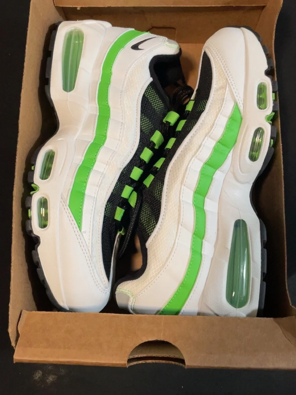 Nike Air Max 95 OG Men's Lace-Up Low Top Sneaker Summit White/Green